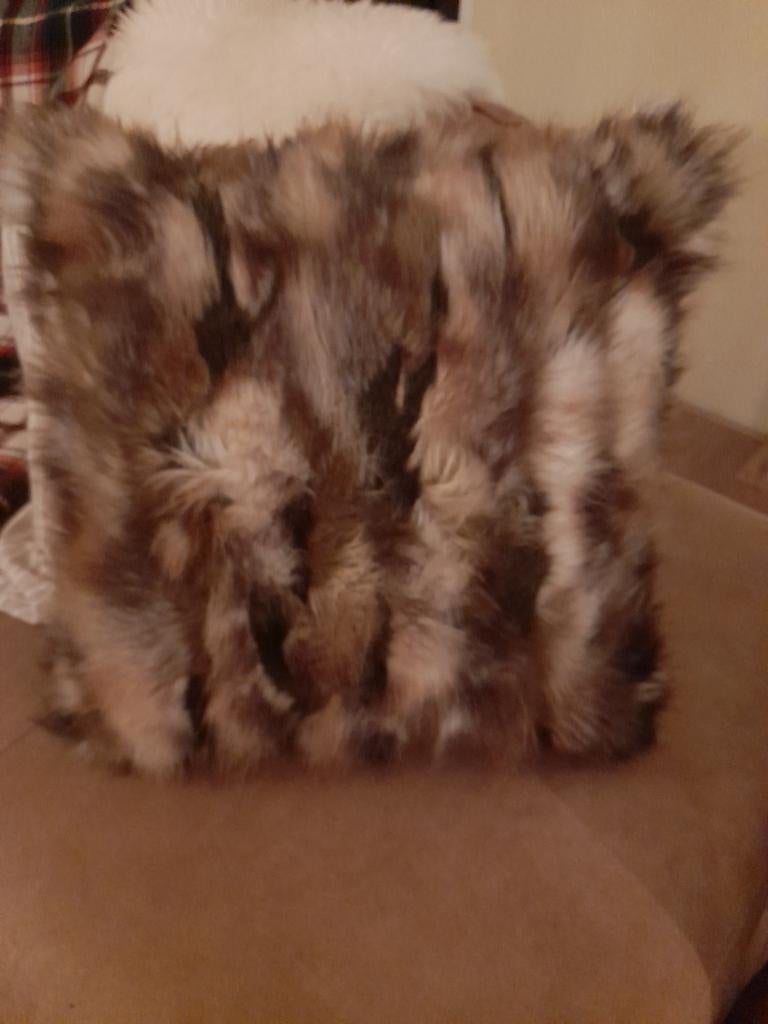 Nieuw kussen van imitatiebont, Ophalen of Verzenden, Nieuw, Vierkant