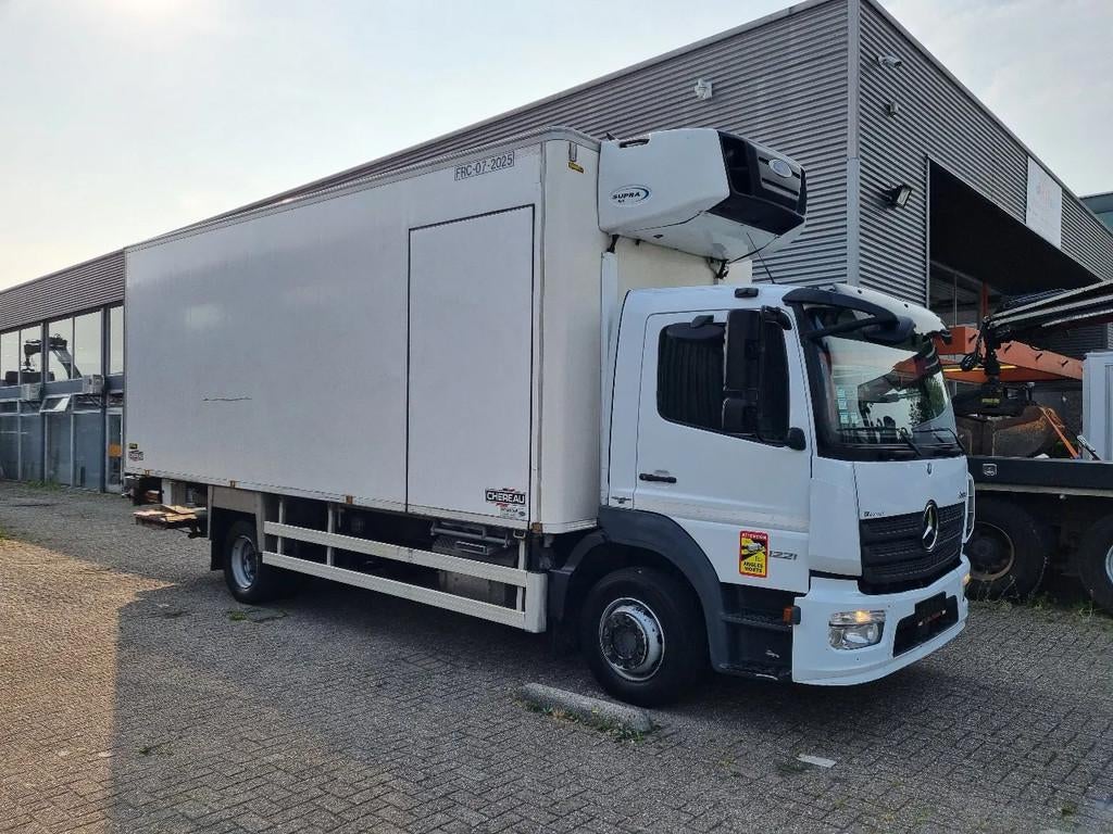 Mercedes-Benz Atego 1221 Kuhlkoffer/ Carrier 850/ Chereau/ A, Auto's, Vrachtwagens, Bedrijf, Te koop, ABS, Achteruitrijcamera
