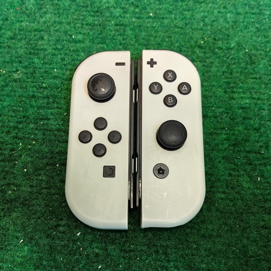 Nintendo Switch Joy Cons Wireless Controllers, Nintendo, Zo goed als nieuw, Support@nintendo.com, 11-1 Hokotate-cho, Kamitoba, Minami-ku
Kyoto 601-8501
Japan