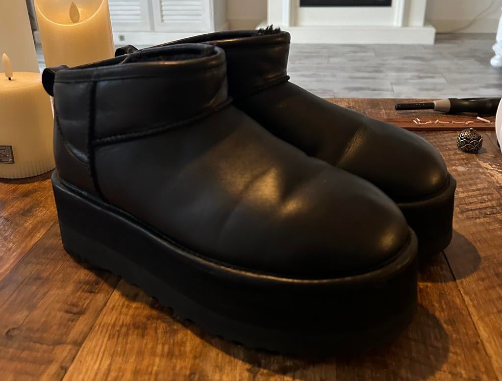 Ugg ultra mini leather platform maat 40 nieuw!, Verzenden, Zwart, Snowboots, Nieuw