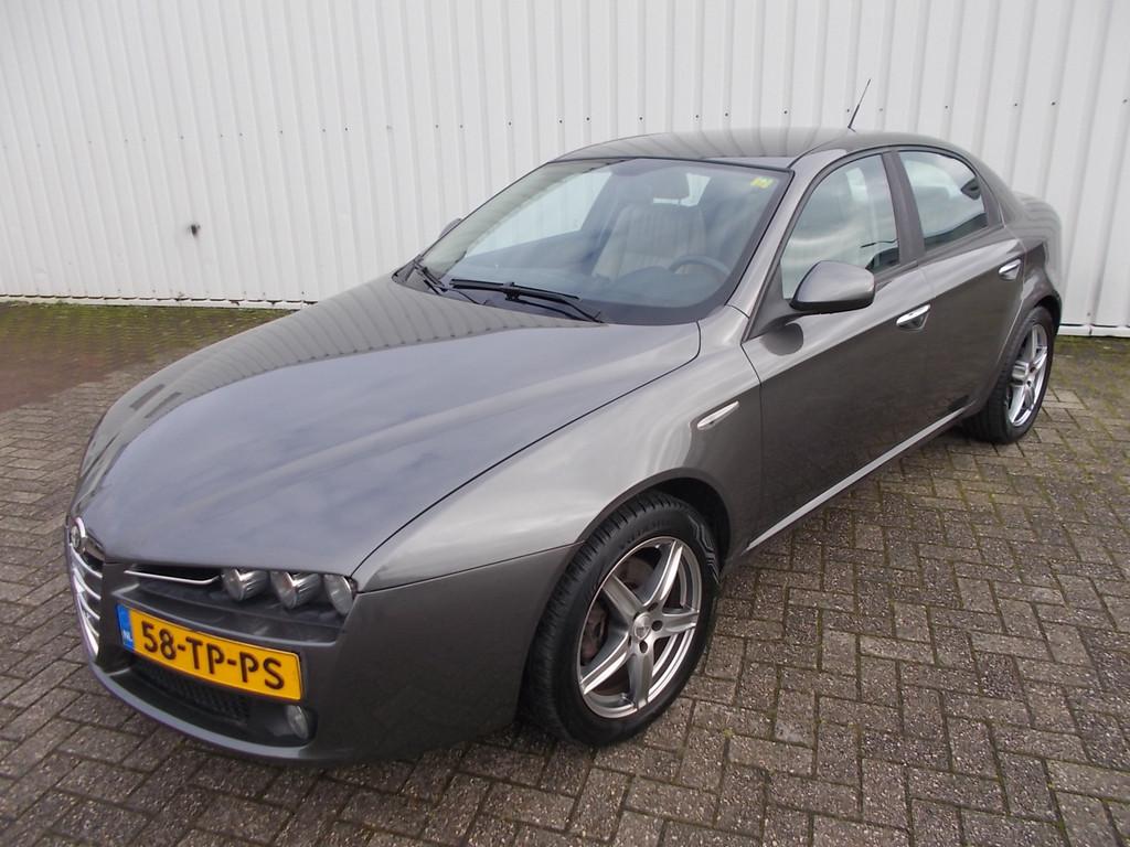 Alfa Romeo 159 1.8 mpi Business ( APK KEURING BIJ AFLEVERING, Gebruikt, Beige, 4 cilinders, 1796 cc