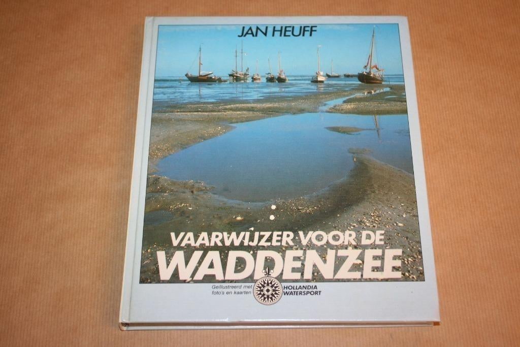 Vaarwijzer voor de Waddenzee [Hollandia Watersport], Ophalen of Verzenden, Gelezen, Watersport en Hengelsport
