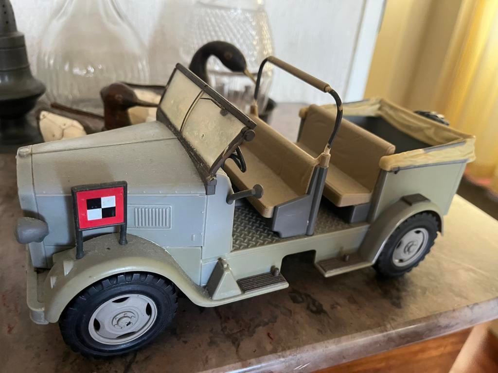 Militaire vrachtwagens, Verzenden, Zo goed als nieuw, Bus of Vrachtwagen, Overige merken