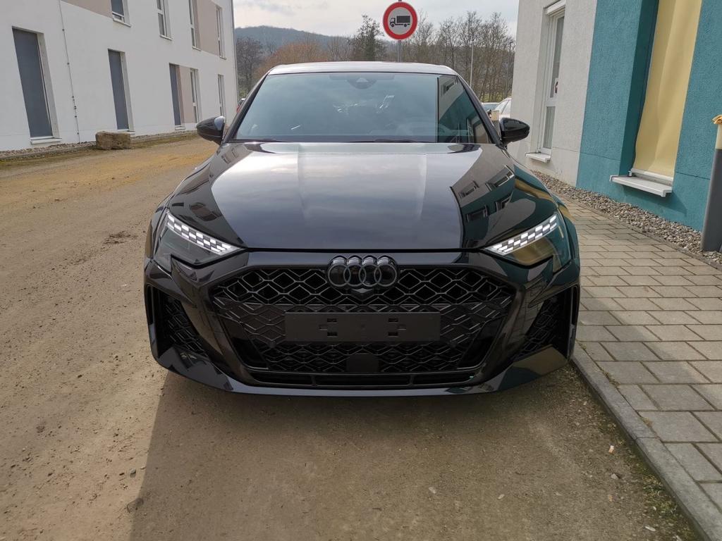 AUDI RS3 BESCHIKBAAR VOOR VERHUUR 18+‼️, Ophalen of Verzenden