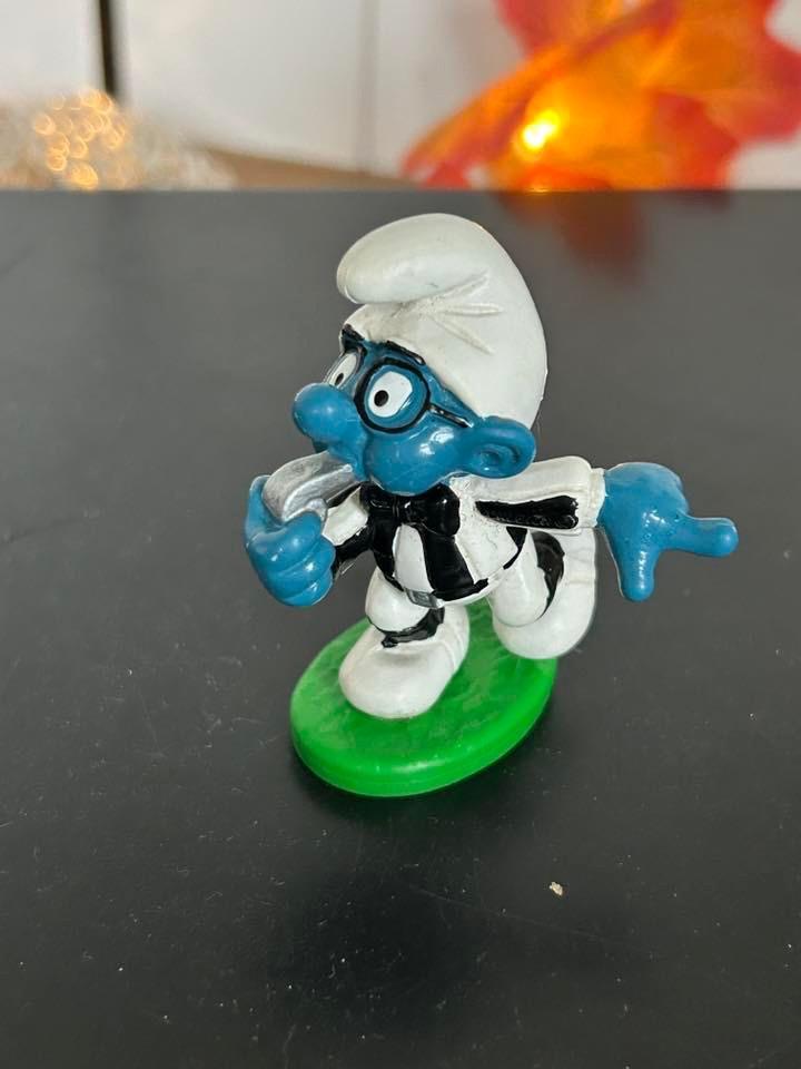 Schleich 20191 uit 1984 Scheidsrechter Smurf, Verzamelen, Smurfen, Ophalen of Verzenden, Gebruikt, Brilsmurf, Poppetje, Figuurtje of Knuffel