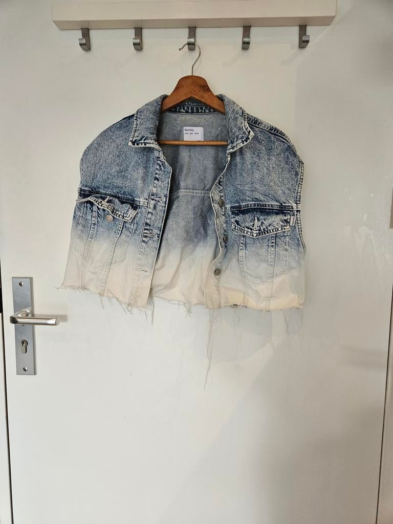 Korte zomerse denim gilet - Bershka, Kleding | Dames, Jassen | Zomer, Blauw, Zo goed als nieuw, Maat 36 (S), Bershka