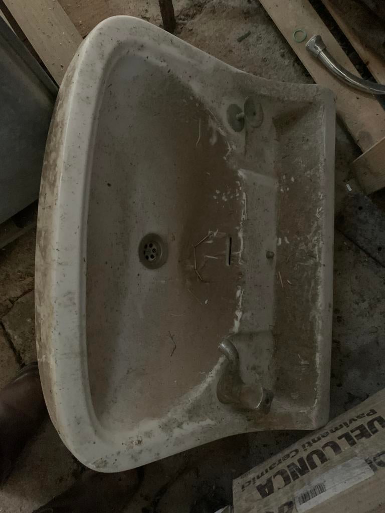 Oude wastafel, Huis en Inrichting, Ophalen, 50 tot 100 cm, Zo goed als nieuw, Minder dan 100 cm