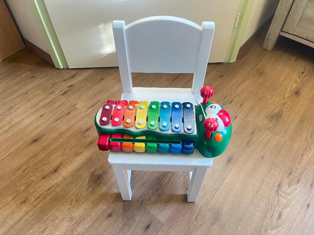 kinderstoel kleur Wit., Kinderen en Baby's, Kinderstoelen, Ophalen, Zo goed als nieuw, Overige typen, Aanschuifbaar