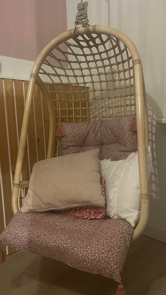 Mooie rotan hangstoel, Huis en Inrichting, Ophalen, Gebruikt, Overige kleuren, Riet of Rotan
