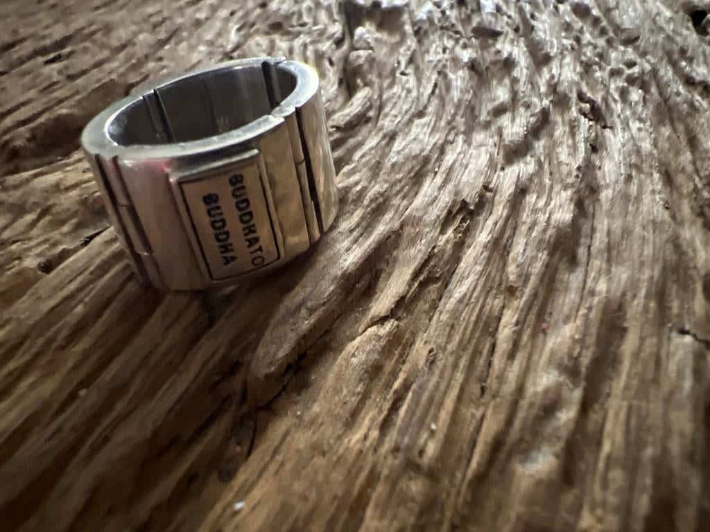 Buddha' to buddha ring maat 20, Sieraden, Tassen en Uiterlijk, Ringen, Ophalen, Overige materialen, 20 of groter, Zo goed als nieuw