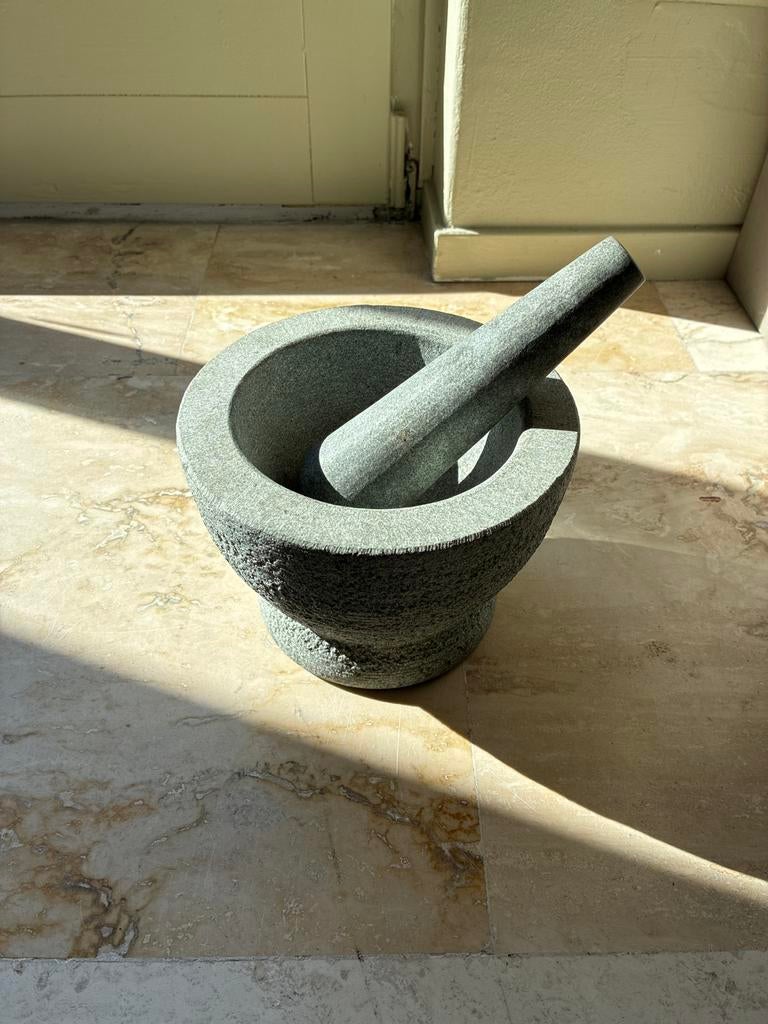 Stenen vijzel met stamper, Ophalen of Verzenden, Zo goed als nieuw
