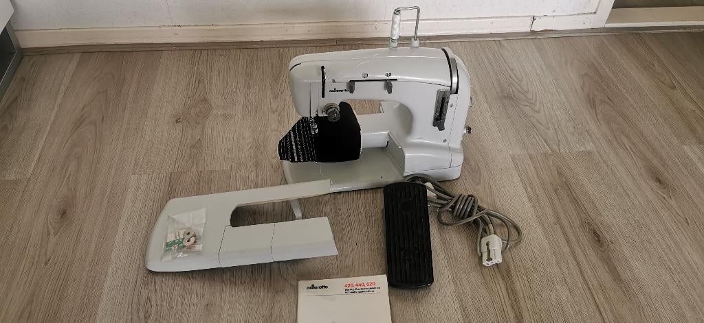 Naaimachine adlerette compleet, Ophalen of Verzenden, Zo goed als nieuw, Naaimachine, Overige merken