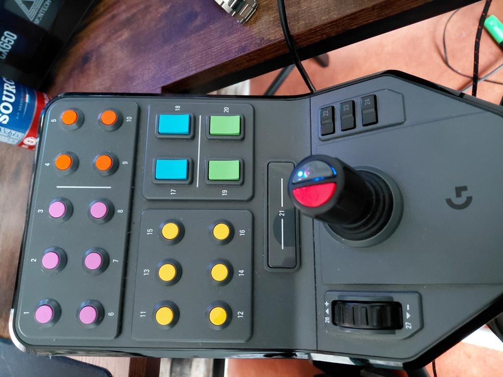 Mooie sidepanel van logitech, Ophalen of Verzenden, Zo goed als nieuw