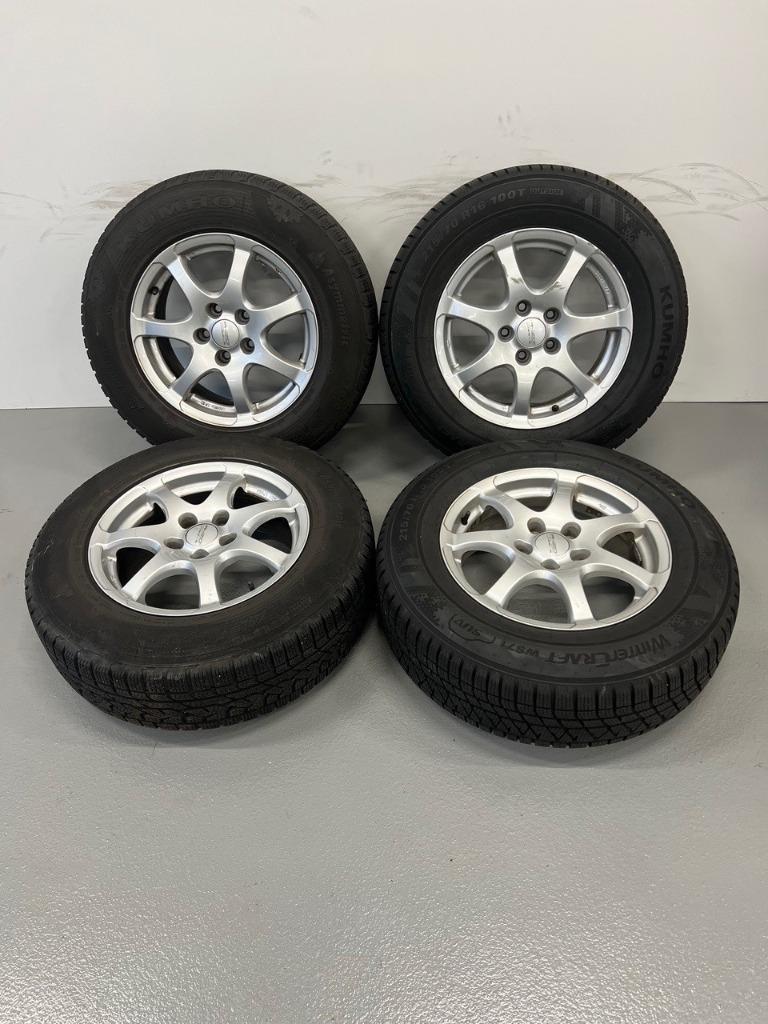 Winterset Peugeot 2008 5x108 215/70/16 Kuhmo SET 70, Auto-onderdelen, Banden en Velgen, Ophalen, 16 inch, Banden en Velgen, Winterbanden