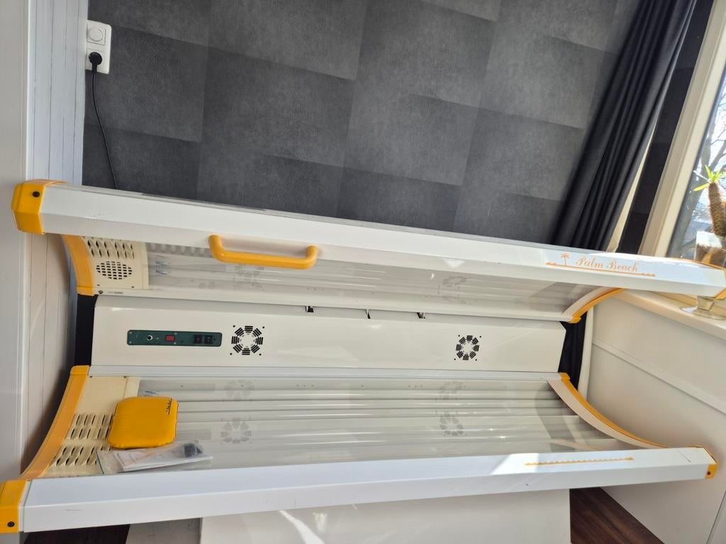 Palm Beach Zonnebank - Dubbelzijdig + aparte gezicht bruiner, Ophalen, Gebruikt, Zonnebank dubbelzijdig, 15 lampen of meer