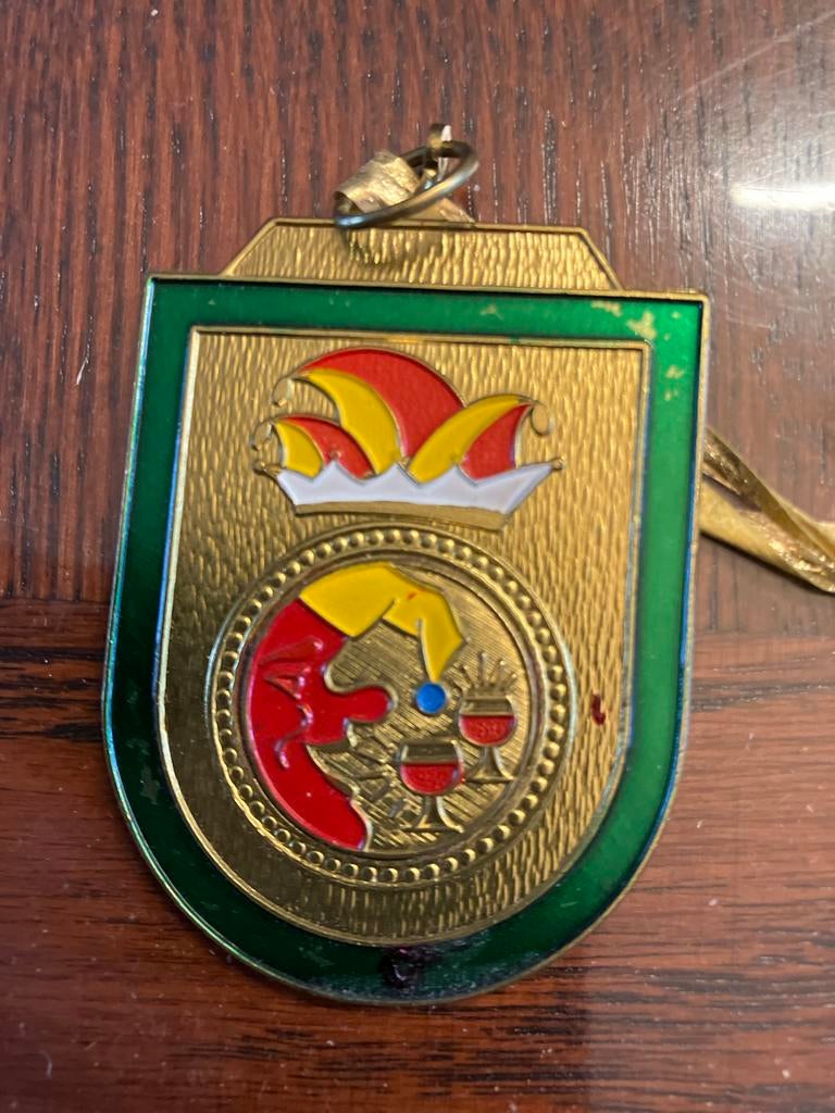 Carnaval medaille Bontneus 1987, Ophalen of Verzenden, Gebruikt, Overige onderwerpen, Speldje of Pin