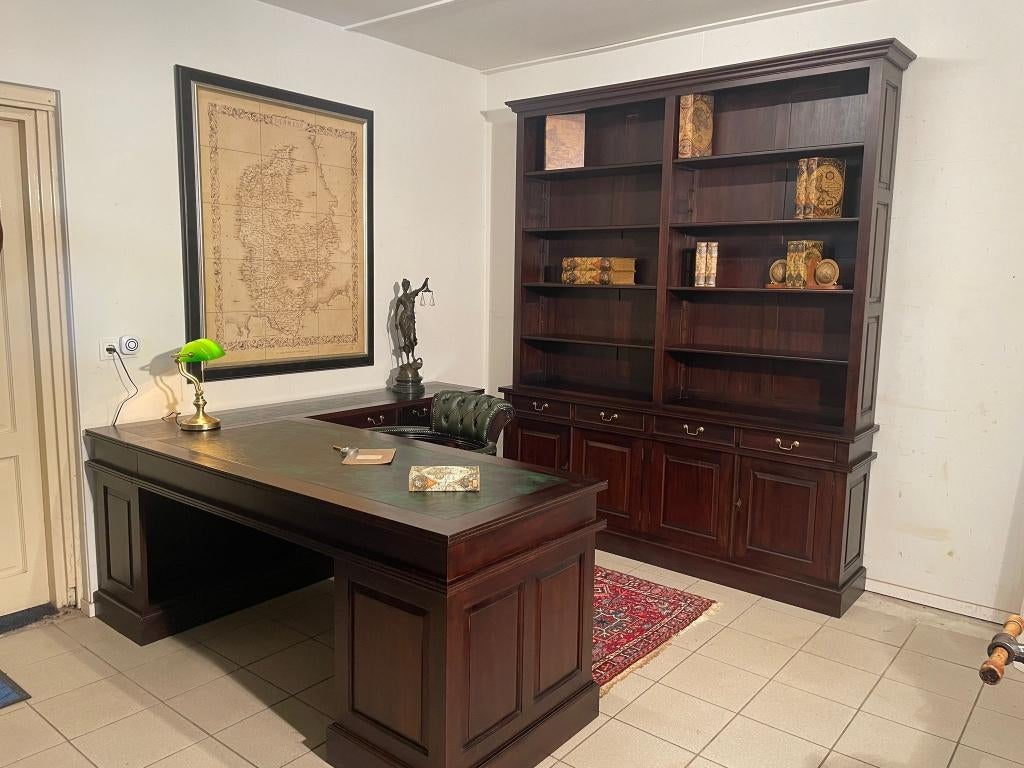 Model Globe Wernicke boekenkast kast chesterfield v.a. €750,, Ophalen