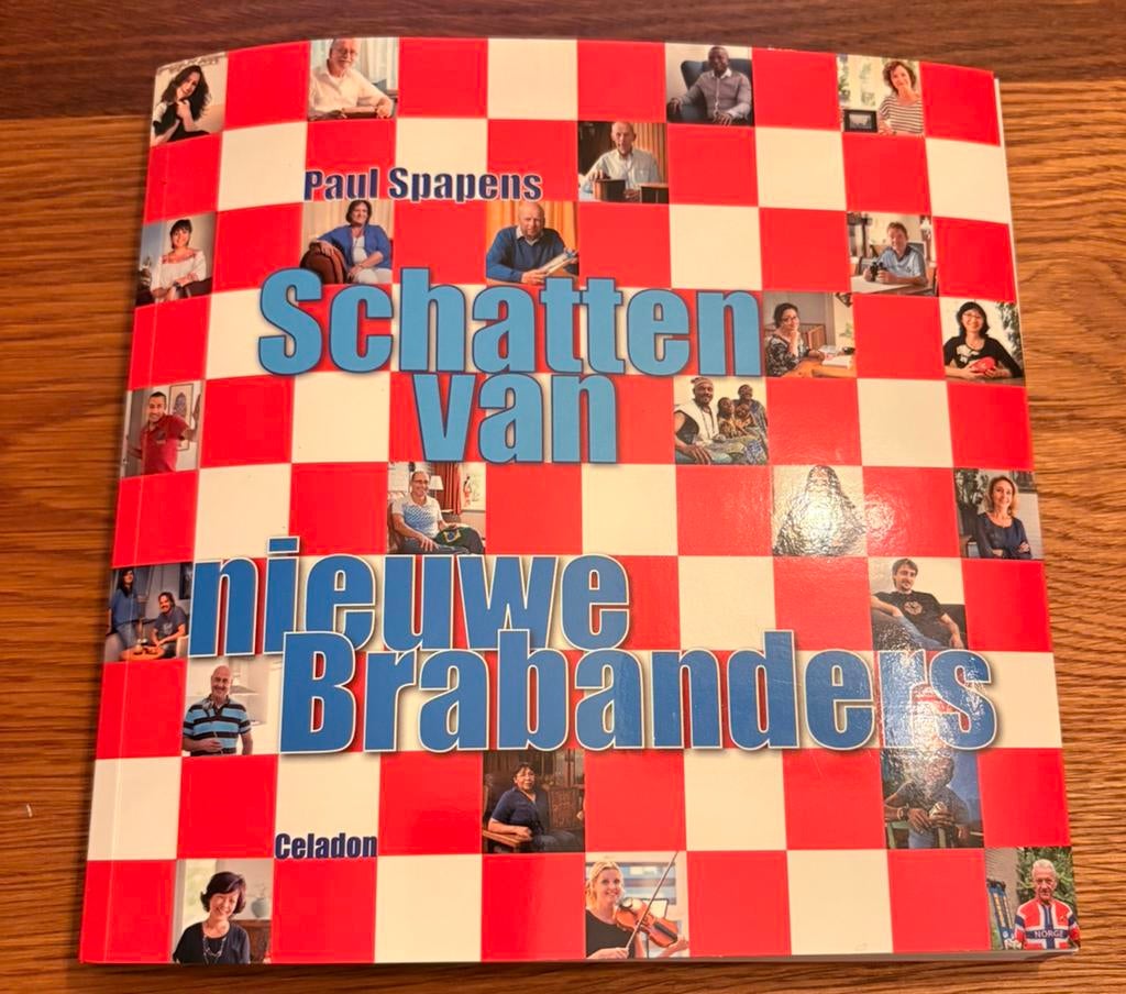 Paul Spapens - Schatten van nieuwe Brabanders, Ophalen of Verzenden, Gelezen, Paul Spapens