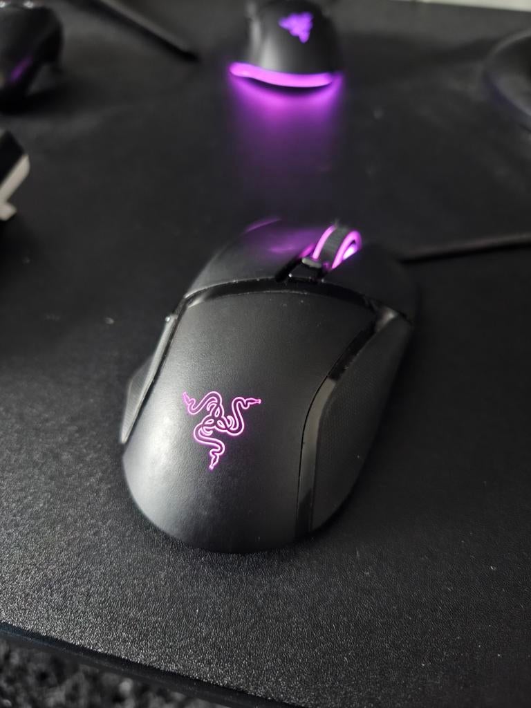 Razer Basilisk V2, Rechtshandig, Muis, Ophalen of Verzenden, Zo goed als nieuw