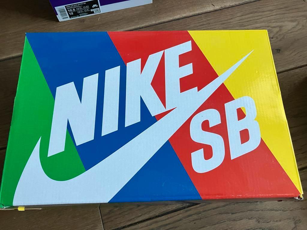 Nike SB Dunk High Strawberry Cough - Maat 44, Kleding | Heren, Schoenen, Nike SB, Overige kleuren, Nieuw, Ophalen of Verzenden