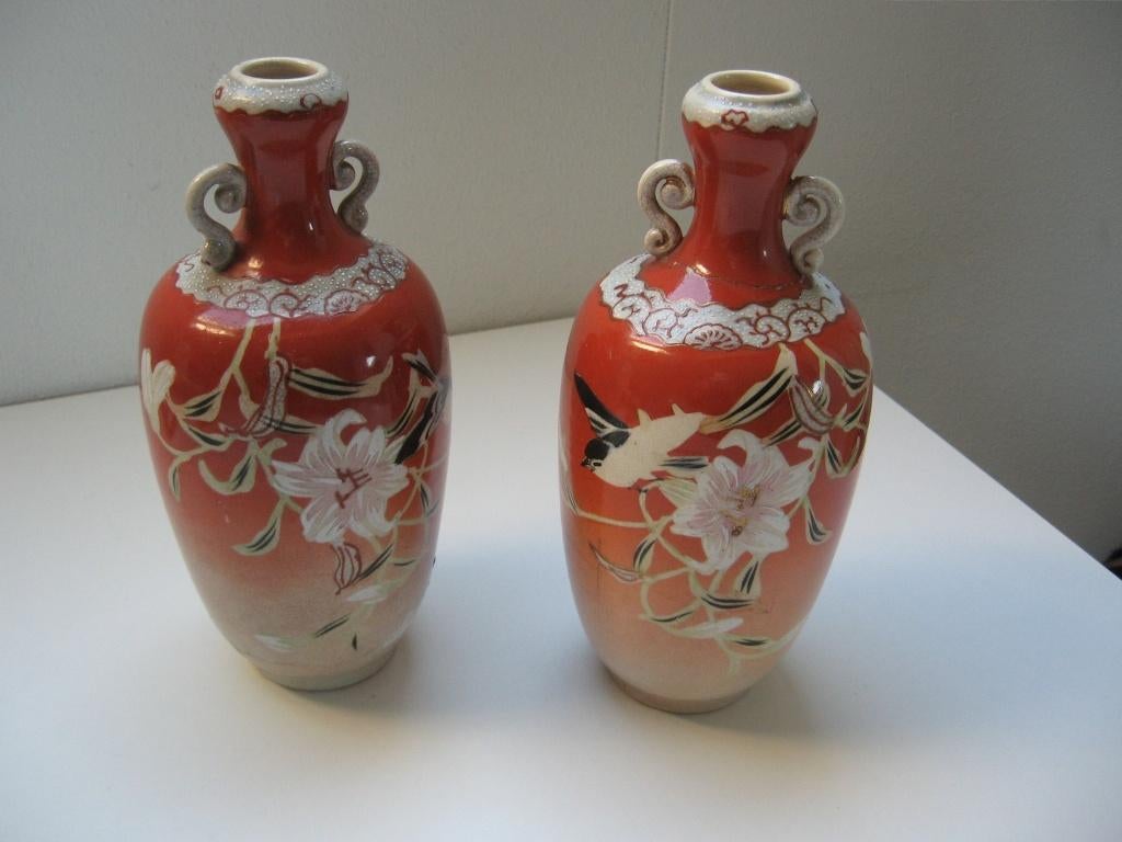 2 zeer oude vazen oranje hand painted samen €15,00., Ophalen of Verzenden