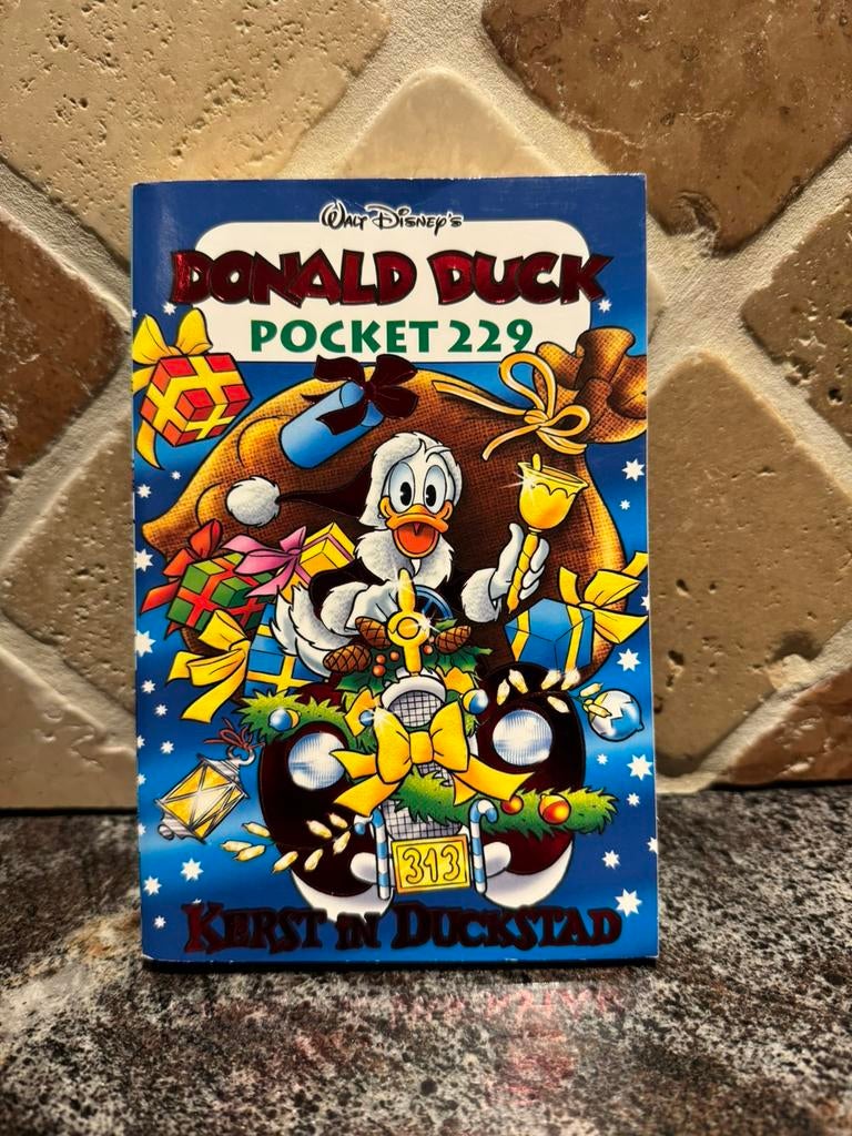 Donald Duck Pockets (2 verschillende), Ophalen of Verzenden, Zo goed als nieuw, Speelkaart(en)