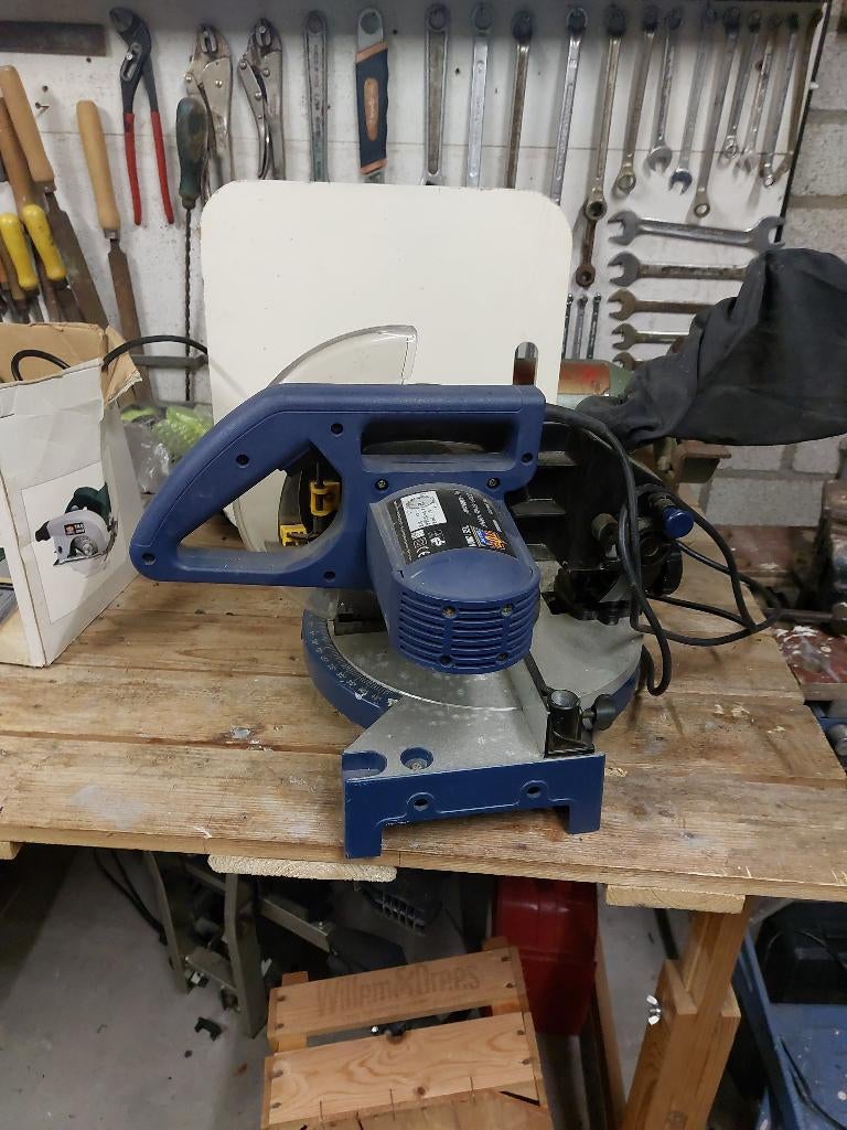 zaag machine, Ophalen, Zo goed als nieuw