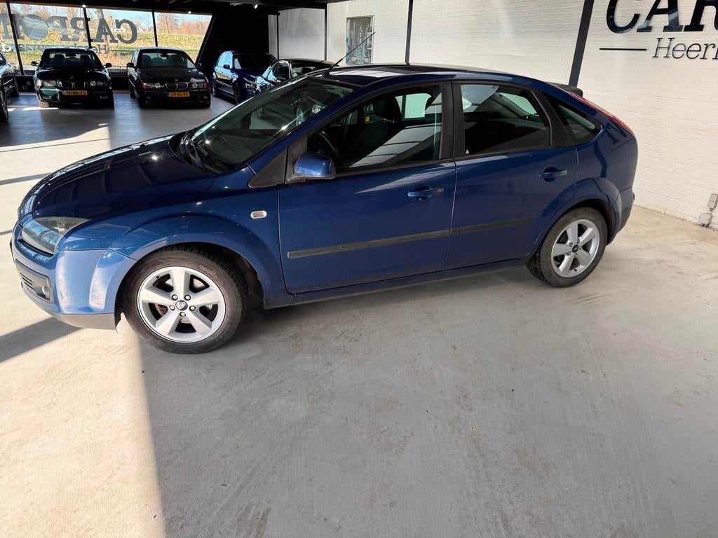 Ford Focus 1.6-16V Futura 5Deurs Airco Lm velgen Trekhaak NA, 1596 cc, Gebruikt, 4 cilinders, 620 kg