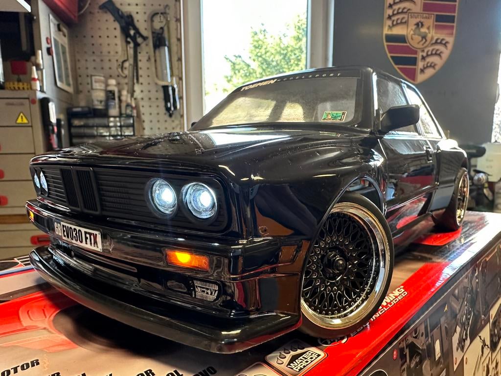 FTX BMW E30 1/10 brushless zeer compleet zgan Tamiya TT02, Hobby en Vrije tijd, Ophalen of Verzenden, Zo goed als nieuw, Auto onroad