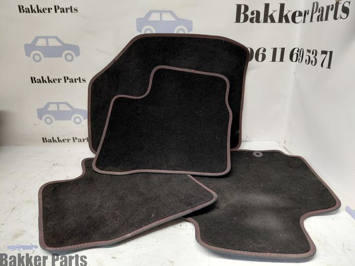 Matten Set van een Suzuki Swift, Auto-onderdelen, Gebruikt, -, -, -