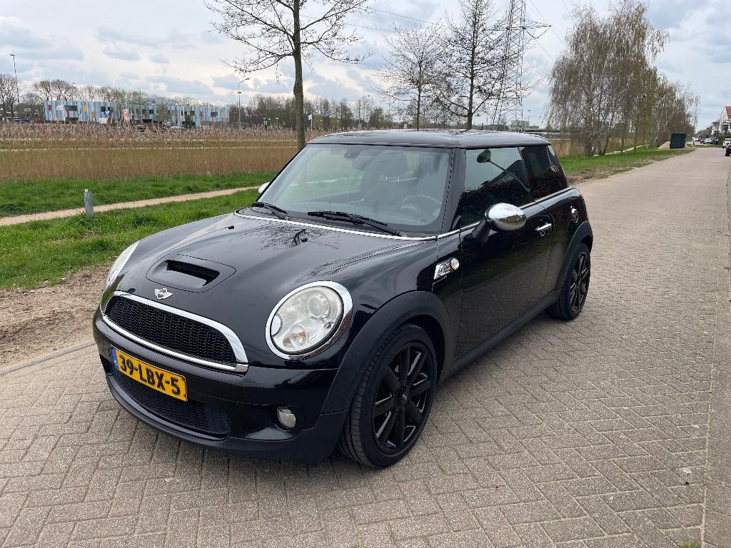 Mini Cooper S 1.6 Zwart, Auto's, Voorwielaandrijving, 4 cilinders, Origineel Nederlands, Handgeschakeld