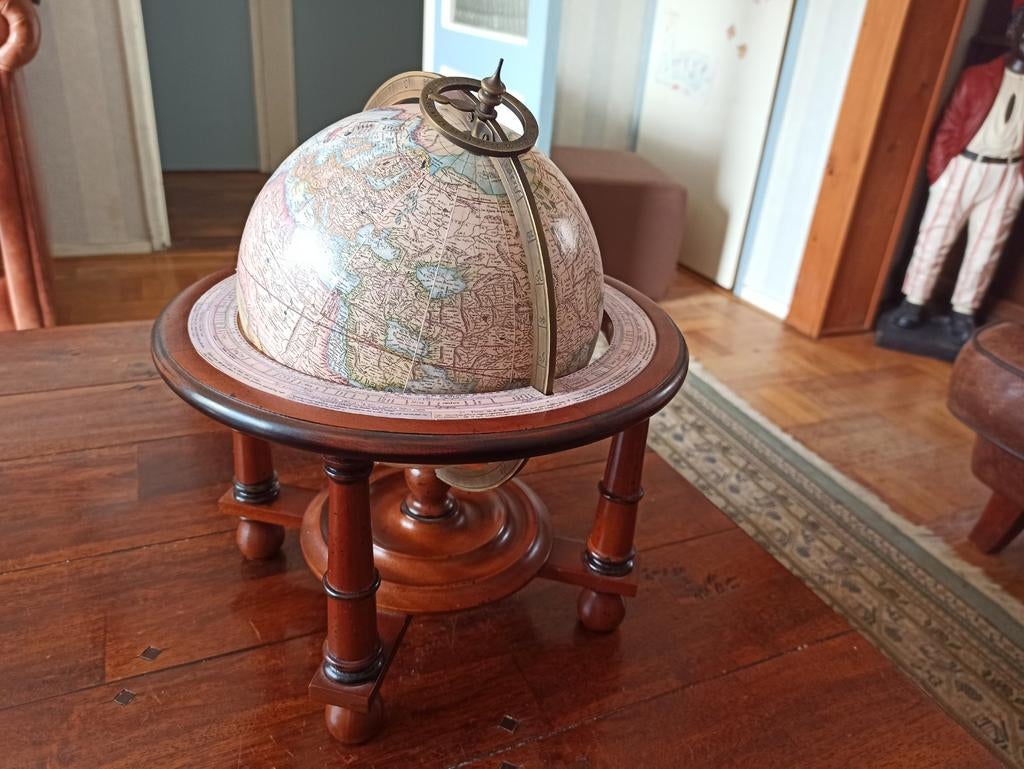 Een vintage globe, Ophalen of Verzenden