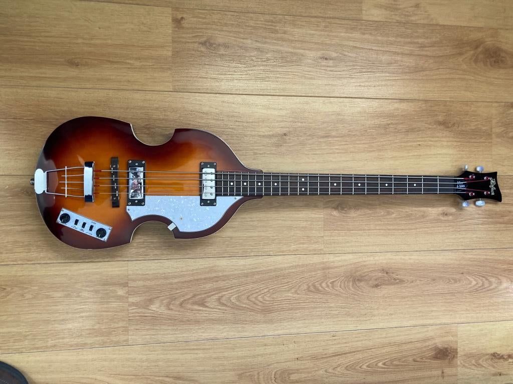 Hofner basgitaar, Ophalen of Verzenden, Zo goed als nieuw, Elektrisch