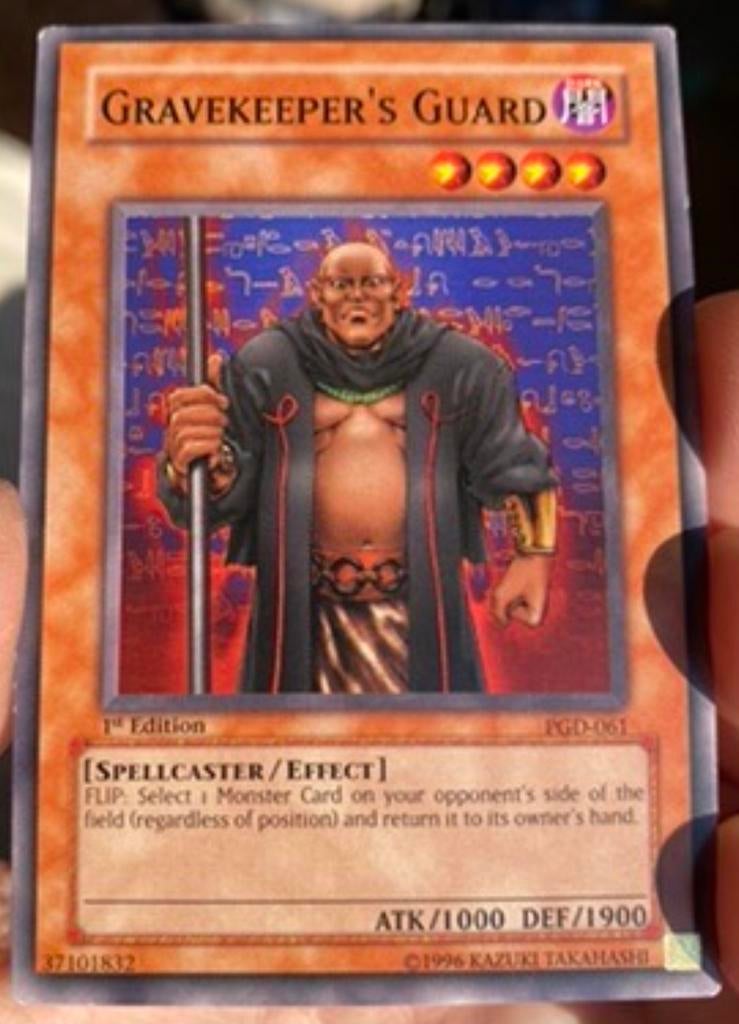 Yu-Gi-Oh! Gravekeeper’s Guard PGD 1st Edition Old US Print !, Ophalen of Verzenden, Zo goed als nieuw, Losse kaart