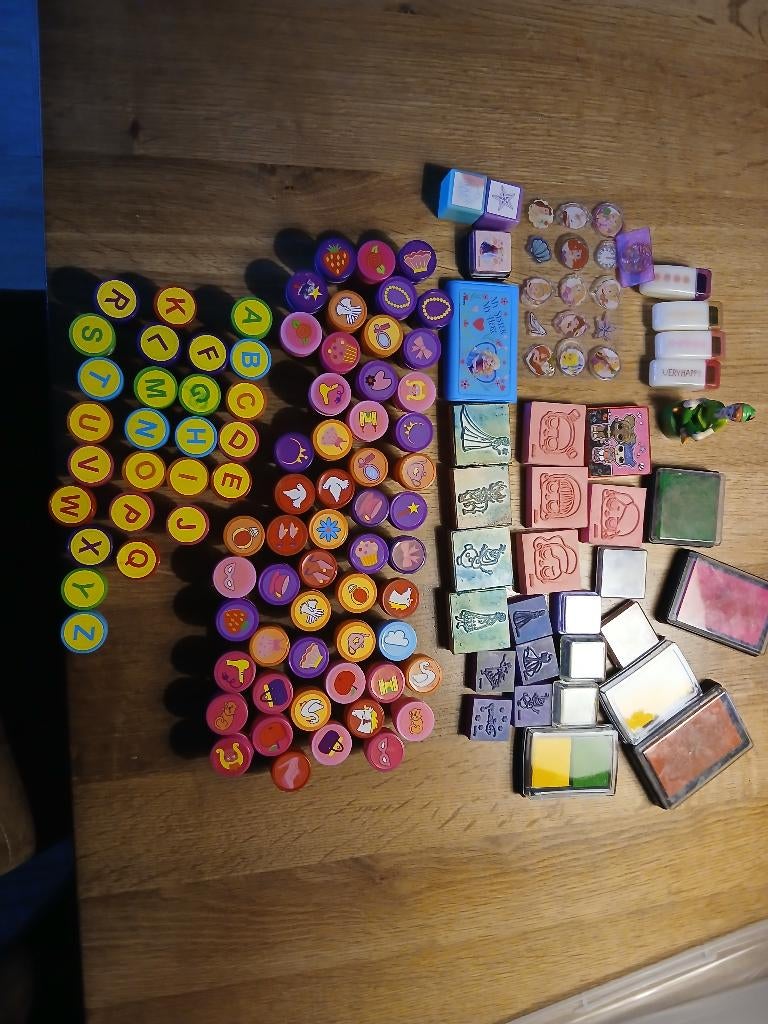 Heel veel stempels, Hobby en Vrije tijd, Stempelen, Ophalen of Verzenden, Gebruikt, Overige typen