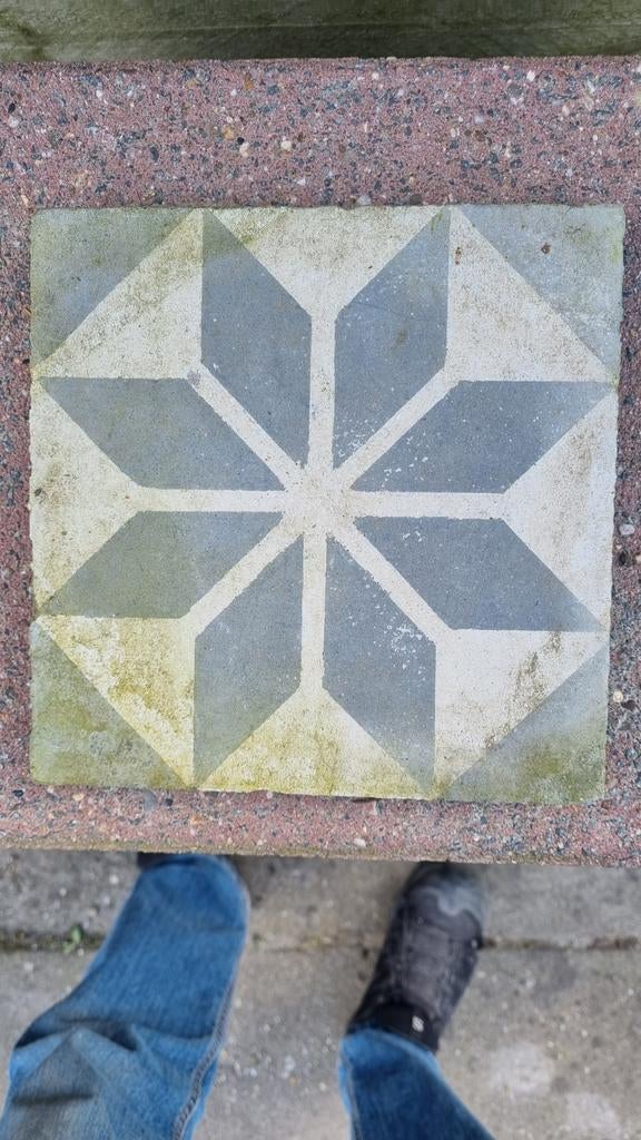 Oude tegels 20x20cm met geometrisch patroon, Doe-het-zelf en Verbouw, Tegels, Ophalen, Gebruikt, Keramiek, 20 tot 40 cm