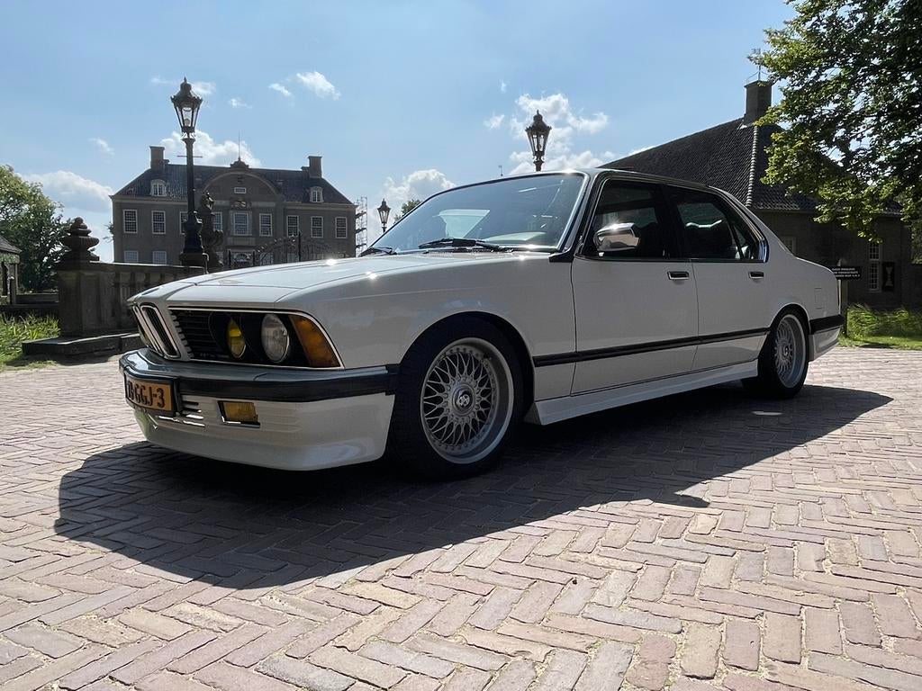 BMW 7-Serie 3.2 I 732 1983 Wit, Auto's, Oldtimers, Automaat, Achterwielaandrijving, Stoelverwarming, Wit