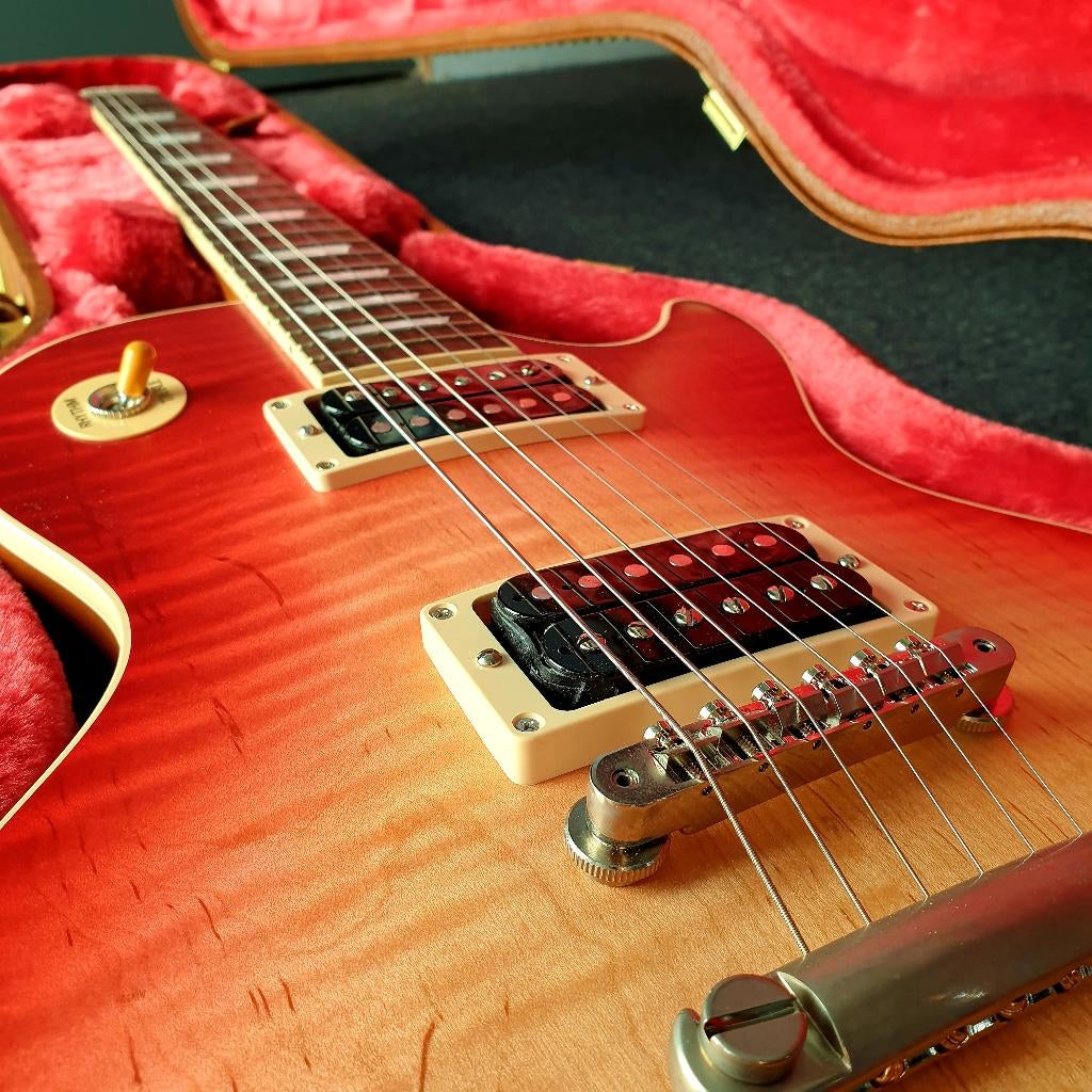 Gibson Les Paul Standard '60s Faded Cherry Burst, Muziek en Instrumenten, Snaarinstrumenten | Gitaren | Elektrisch, Ophalen, Zo goed als nieuw