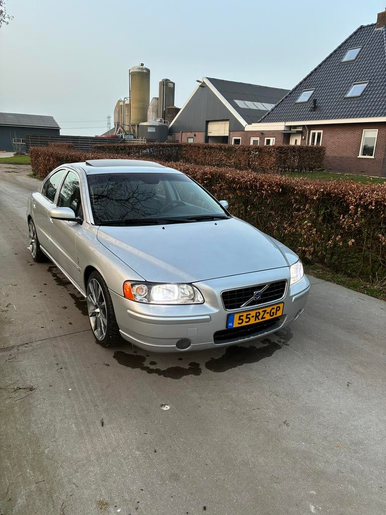 Volvo S60 2.0 T AUT 2005 Grijs, Auto's, Xenon verlichting, 1984 cc, 179 pk, Particulier