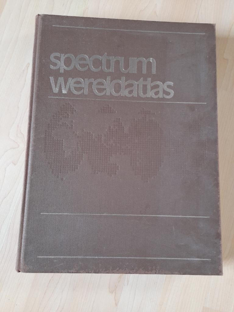 SPECTRUM WERELDATLAS INFORMATIE CARTOGRAFIE DOCUMENTATIE, Boeken, Atlassen en Landkaarten, Gelezen, Overige atlassen, Ophalen of Verzenden