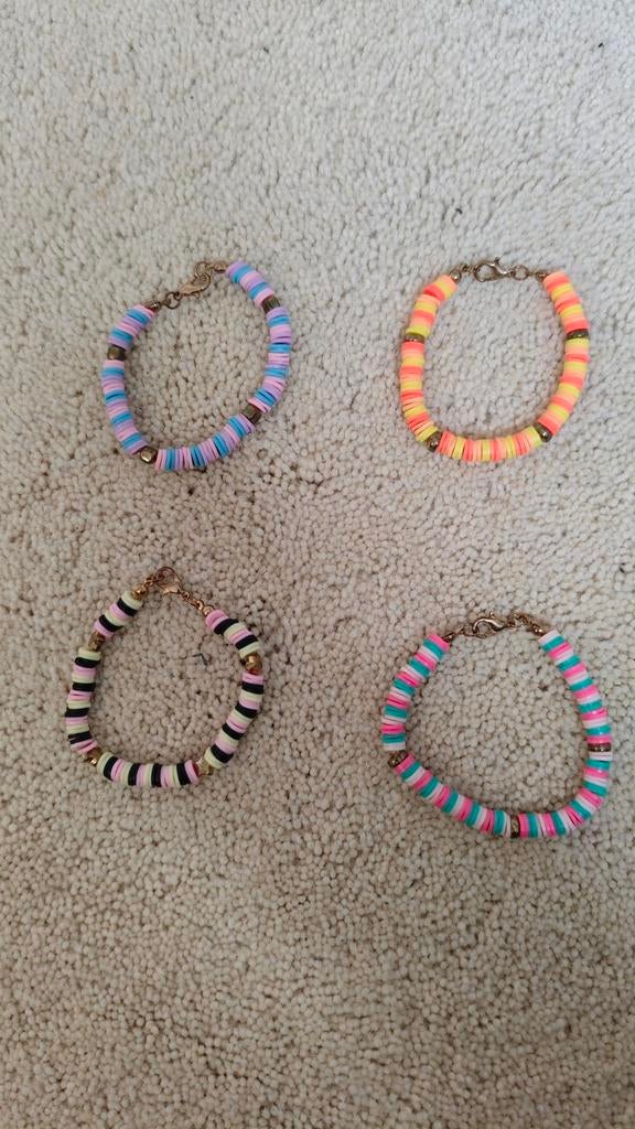 Nieuwe zelfgemaakte armbandjes - set van 4, Sieraden, Tassen en Uiterlijk, Armbanden, Overige materialen, Overige kleuren, Nieuw