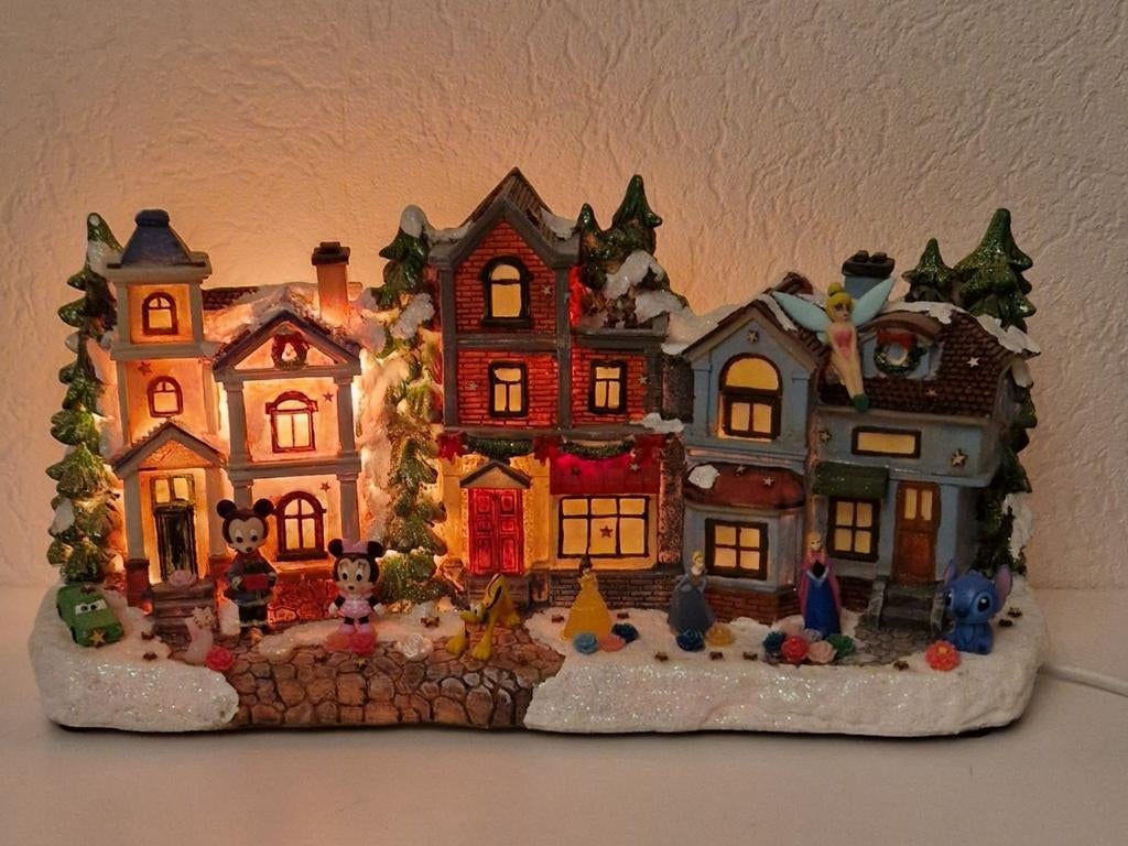Prachtig kerstdorp

met o,a minnie,mickey,prinsessen.stitch., Diversen, Kerst, Ophalen of Verzenden, Nieuw