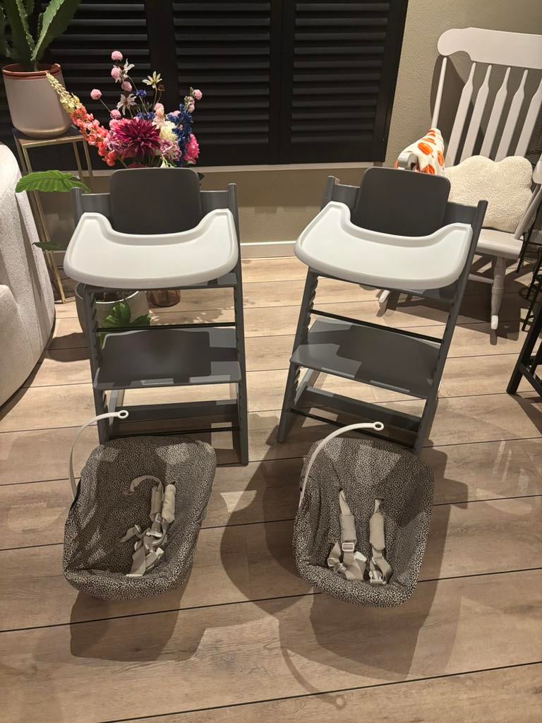 Stokke tripp trapp grijs nieuw model, Kinderen en Baby's, Kinderstoelen, Ophalen, Zo goed als nieuw, Meegroeistoel