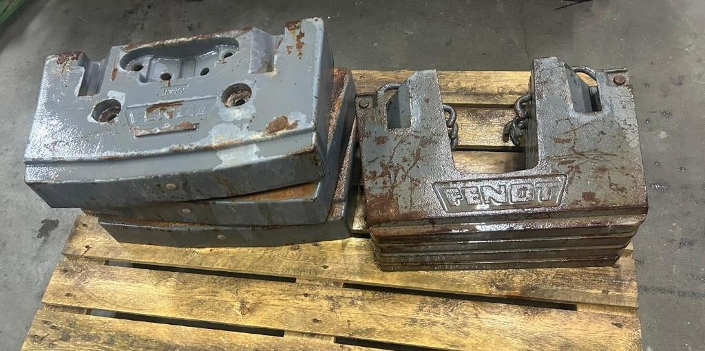 Te koop vele Fendt onderdelen, velgen & banden, Ophalen