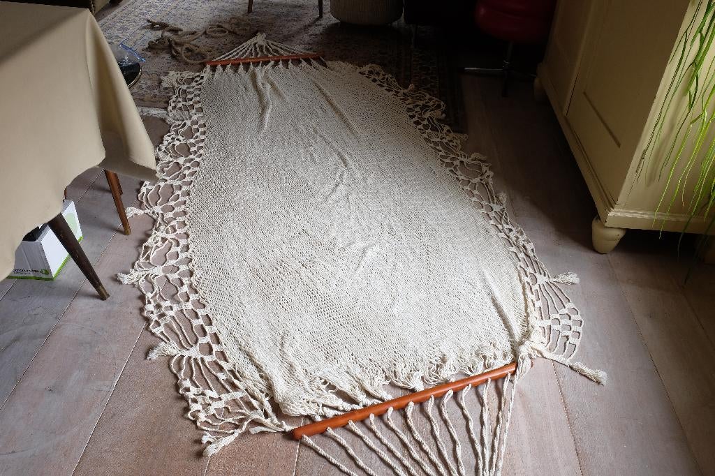 Hangmat in nieuwstaat  gehaakt, Tuin en Terras, Hangmatten, Ophalen of Verzenden, Zo goed als nieuw, Eenpersoons, Binnen