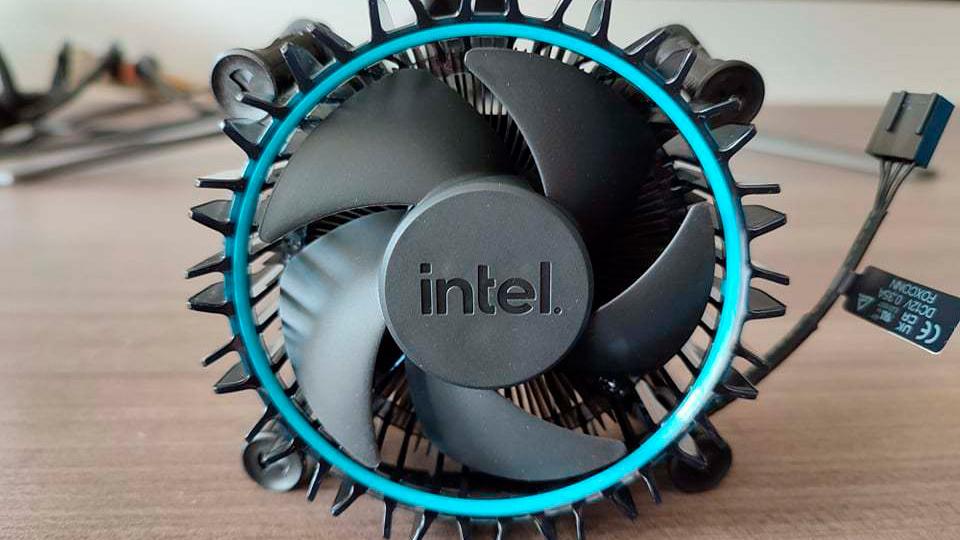 Cpu cooler intel, Computers en Software, Computerkoelers, Ophalen of Verzenden, Nieuw, Luchtkoeling