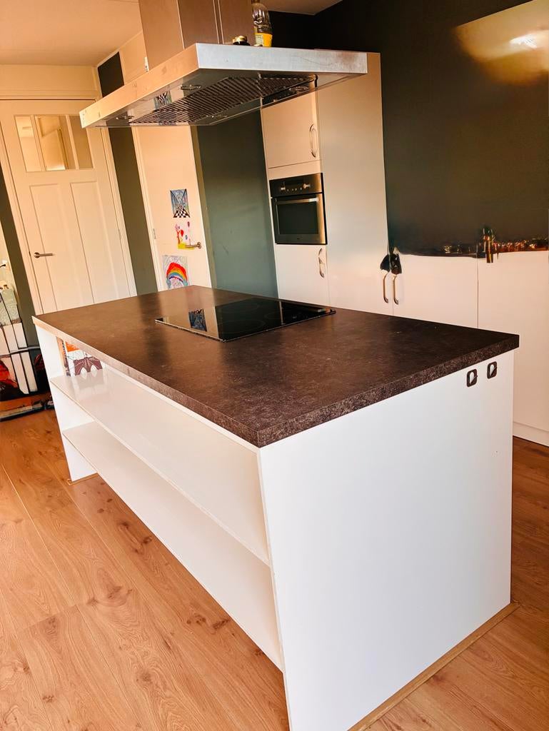 Keukeneiland met inductieplaat en afzuigkap Whirlpool, Ophalen, Gebruikt, Overige materialen, Wit