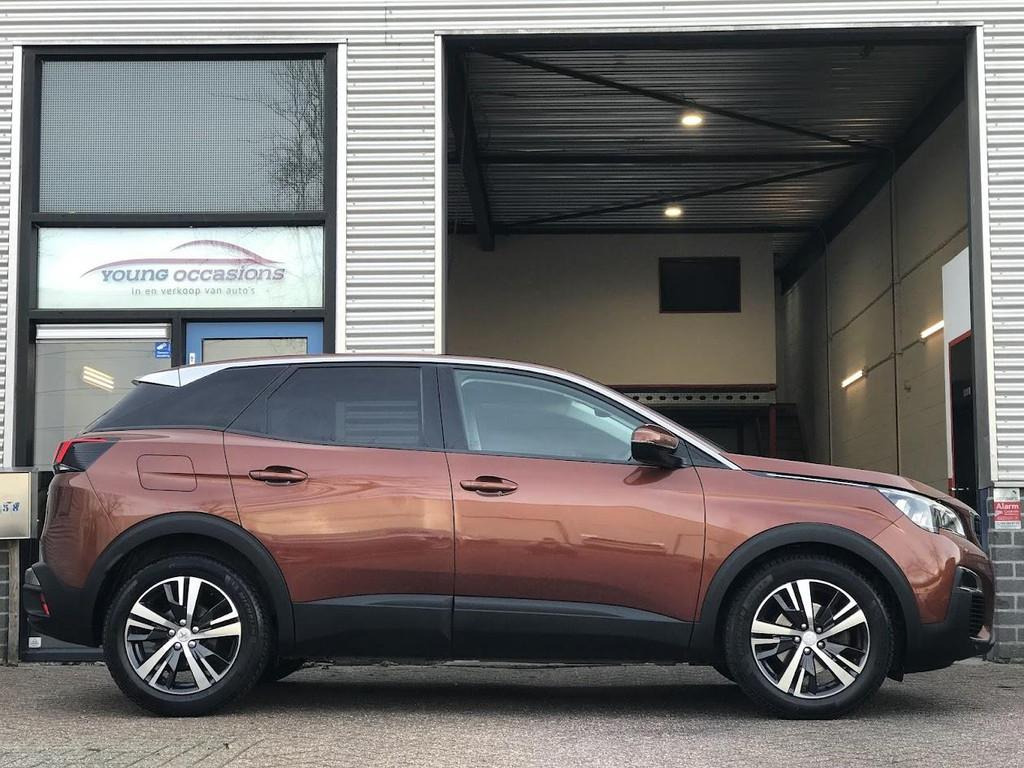 Peugeot 3008 1.2 PureTech Blue Lease Executive|Carplay|Navi|, Gebruikt, Euro 6, 1199 cc, Bruin
