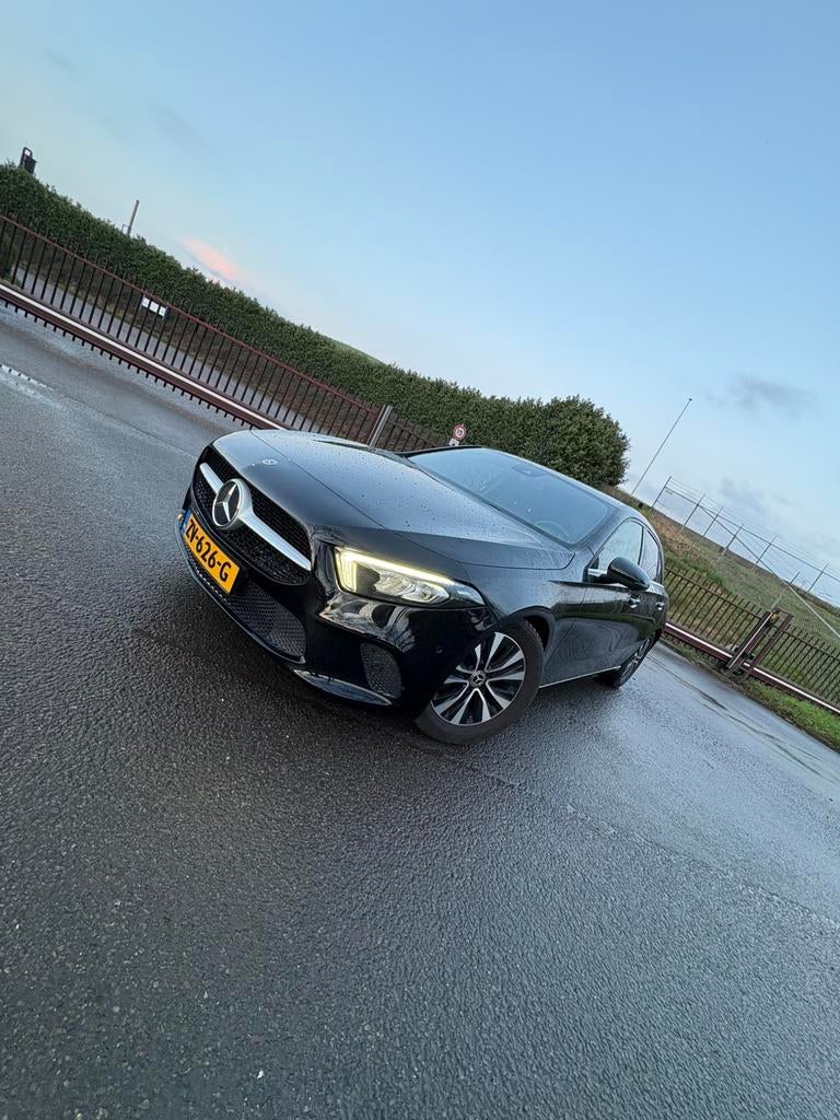 Mercedes-Benz A-Klasse A 160 109pk 2019 Zwart, Auto's, Mercedes-Benz, Voorwielaandrijving, 4 cilinders, Zwart, Origineel Nederlands