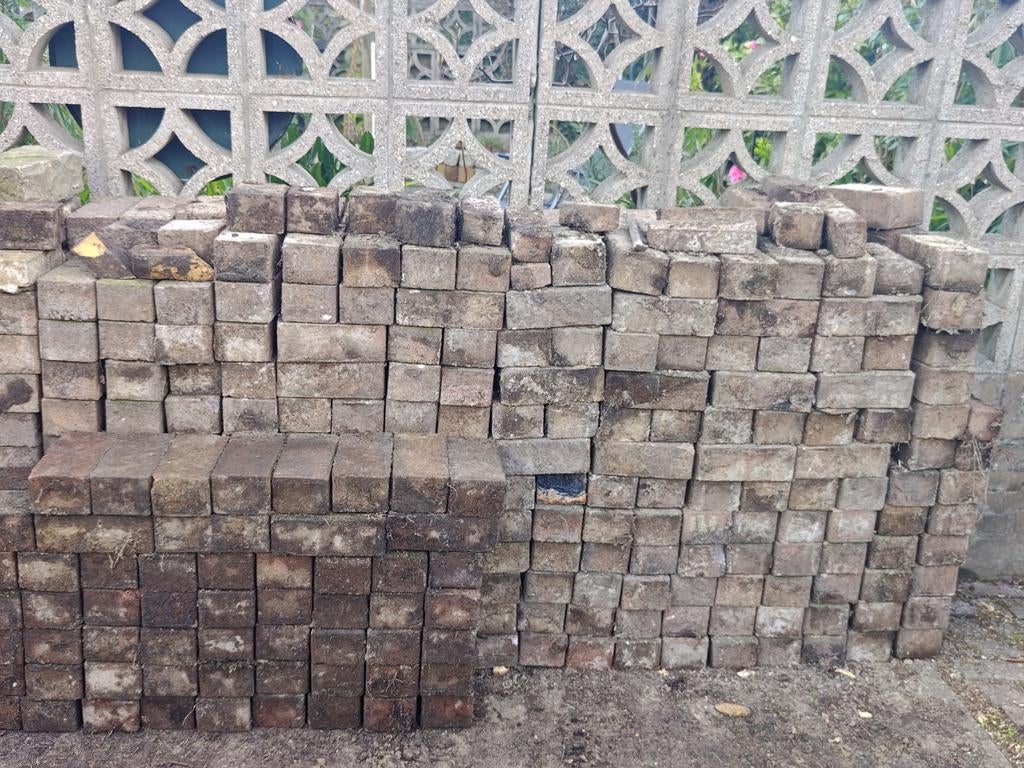 Gratis Bakstenen, Doe-het-zelf en Verbouw, Metselstenen, Ophalen of Verzenden, Gebruikt, Bakstenen